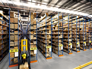 Very Narrow Aisle Pallet Rack